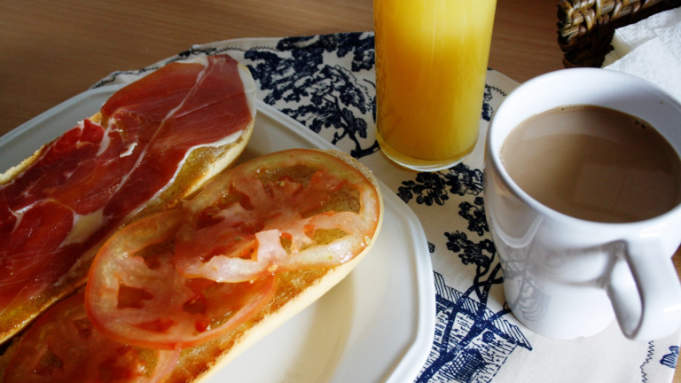 Desayunos tradicionales en Madrid: sitios donde desayunar de verdad